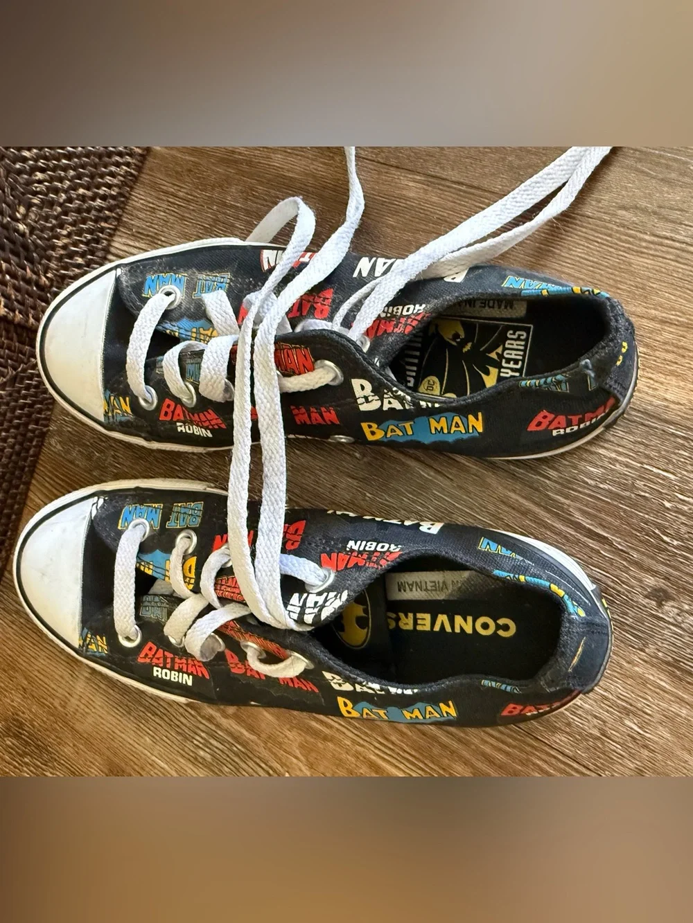 Converse Kids Size 2 DC Comics x Chuck Taylor All Star Low Batman Sneakers